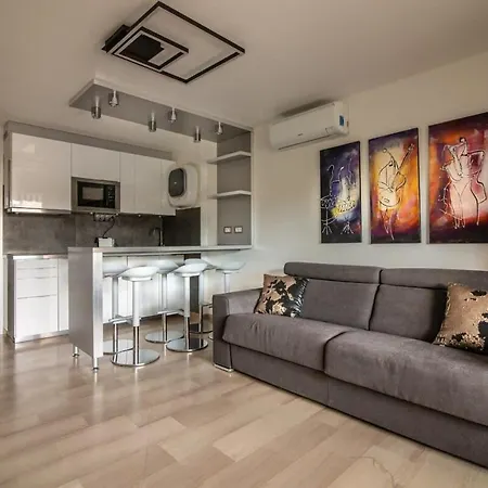 A031-beautiful For 6 - Close To The Apartment
